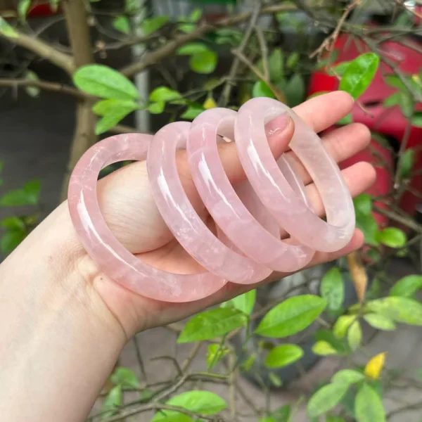 Vòng tay nữ đá Thạch Anh Hồng Phong Thuỷ Sang Trọng LUMI - Hình ảnh 2