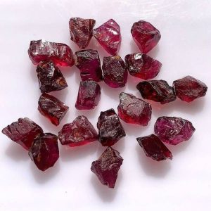 Ý Nghĩa Đá Garnet Đỏ Lắc Tay