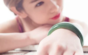 Cách tháo vòng ngọc