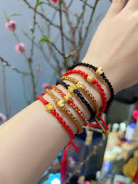 Vòng tay đá tối giản