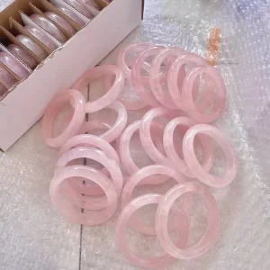 Vòng đá phong thủy